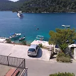 Radulj 3* Polače
